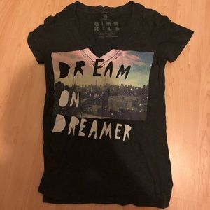 Vneck graphic T-shirt